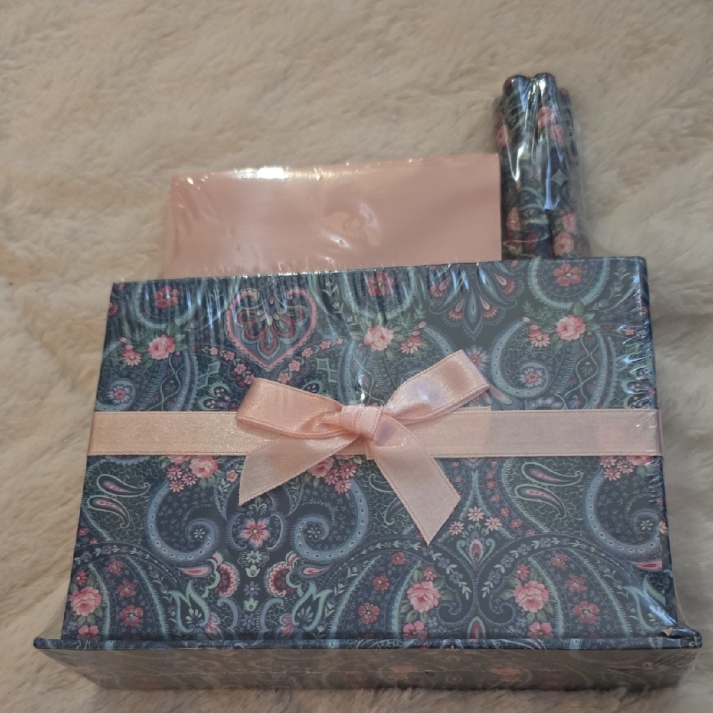 American Greetings Pink and Blue Stationery Set